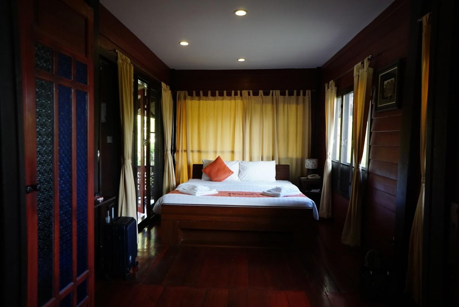 Cover Image for Huenhatkham hotel and restuarants