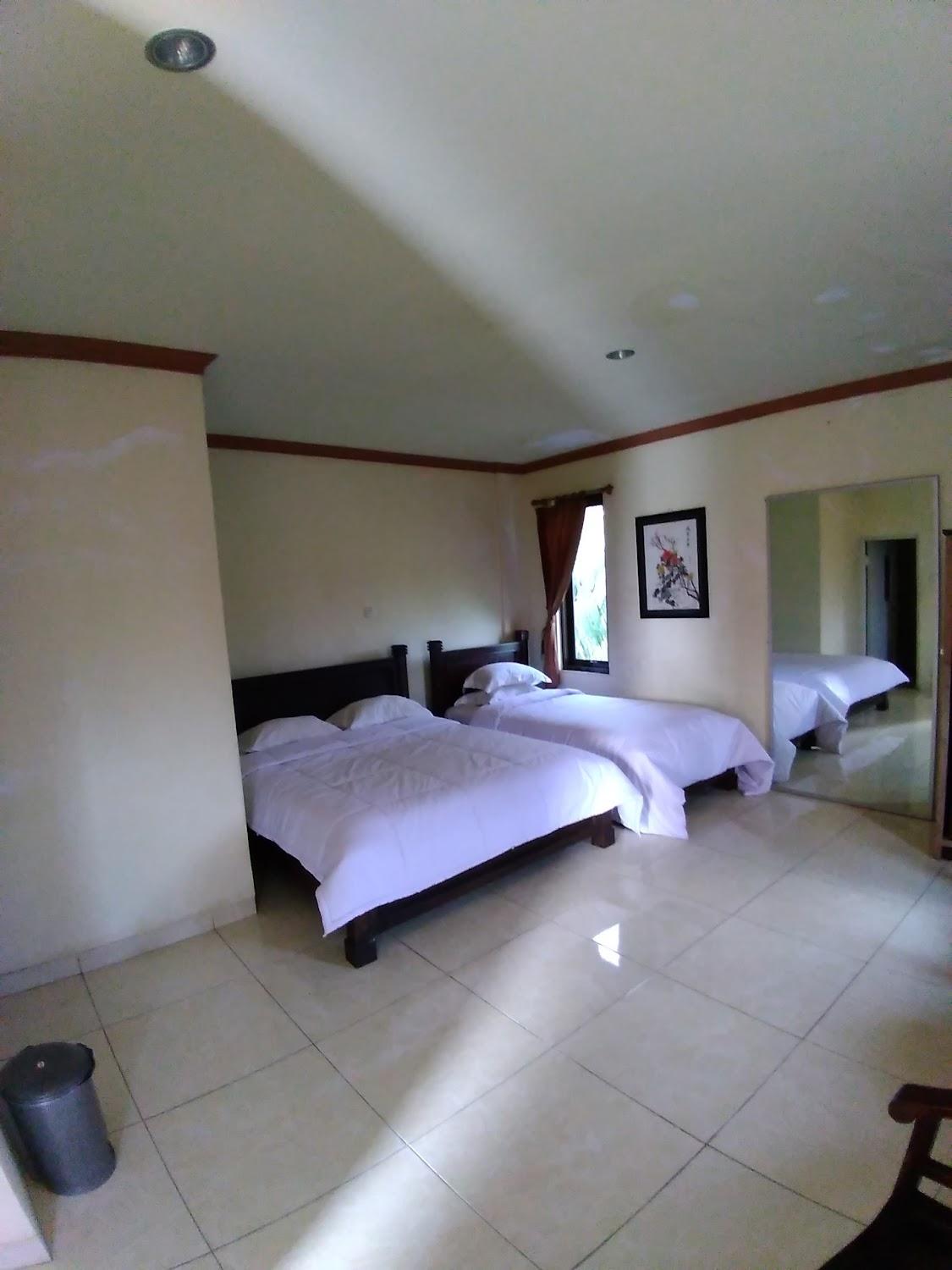 Cover Image for Hotel Bunga Indah