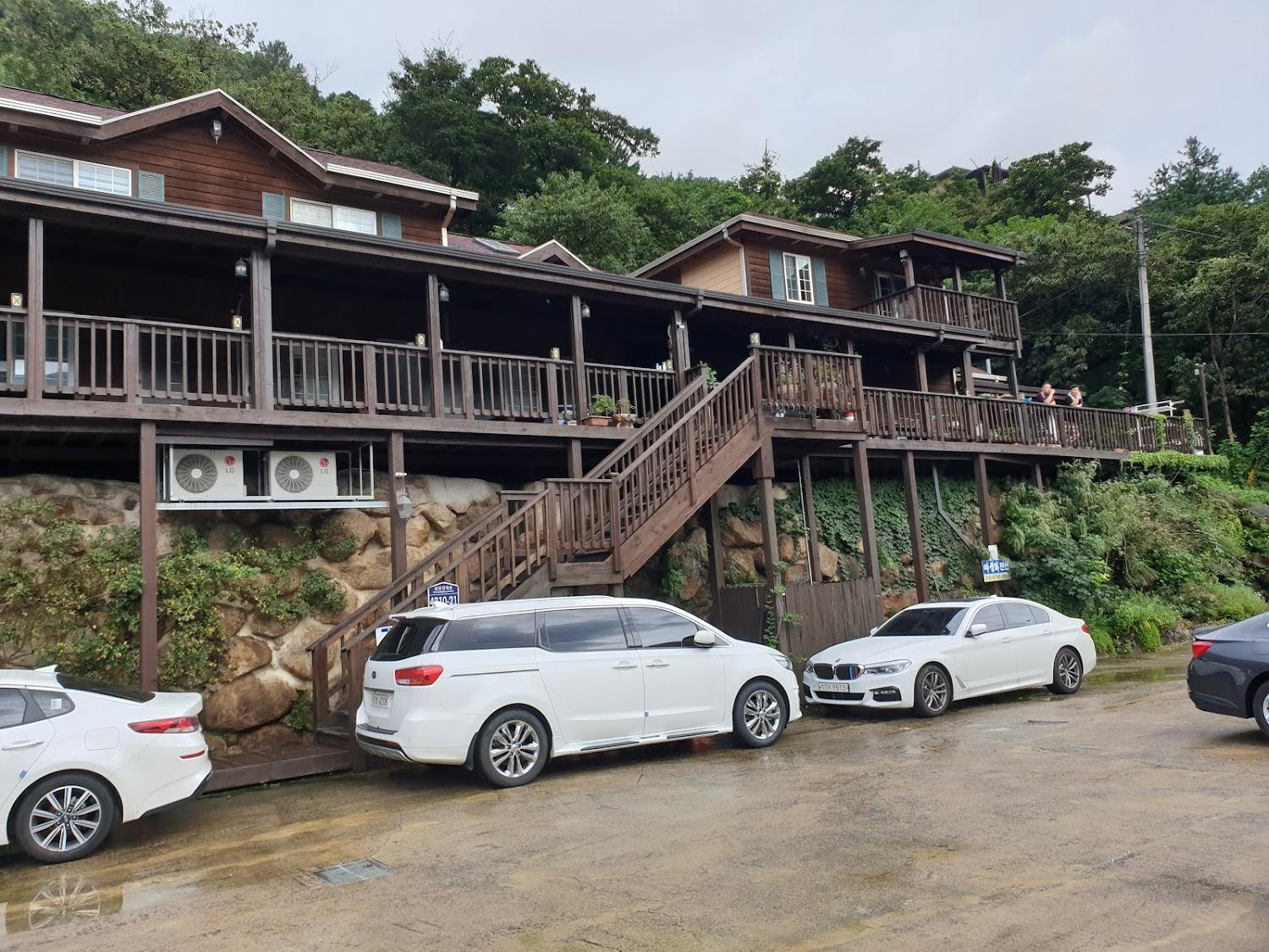 Cover Image for 야생화펜션