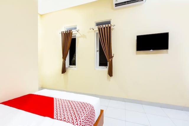 Cover Image for SUPER OYO 2008 Sellinas Family Residence Syariah