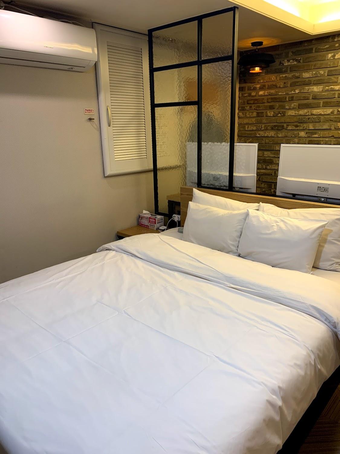 Cover Image for Hotel Din