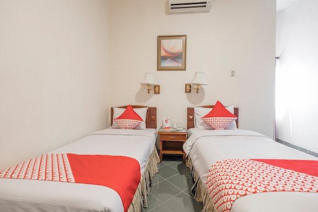 Cover Image for OYO 1090 Hotel Anging Mammiri Makassar
