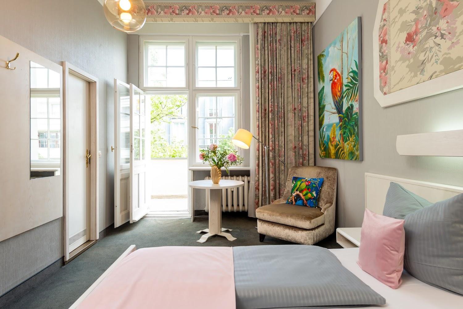 Cover Image for Hotel W22