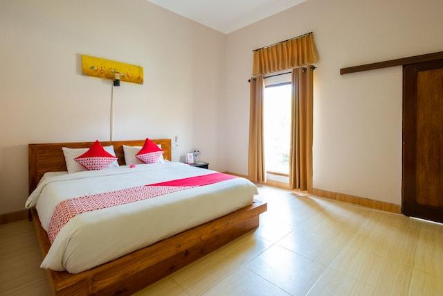 Cover Image for OYO 1485 Hadiqa Villas