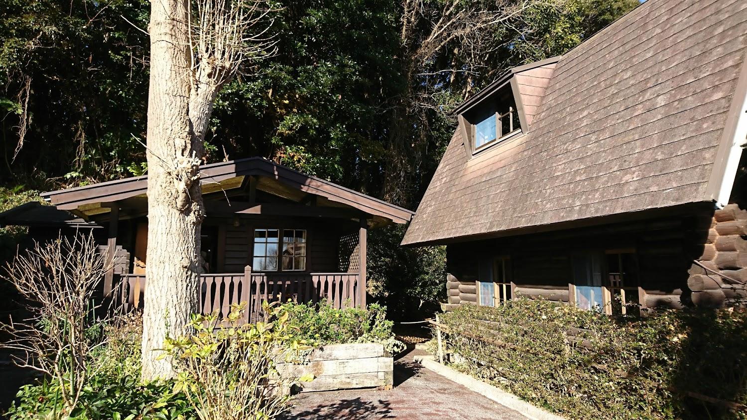 Cover Image for Katsuura Hill Log Cottage Captain's Table