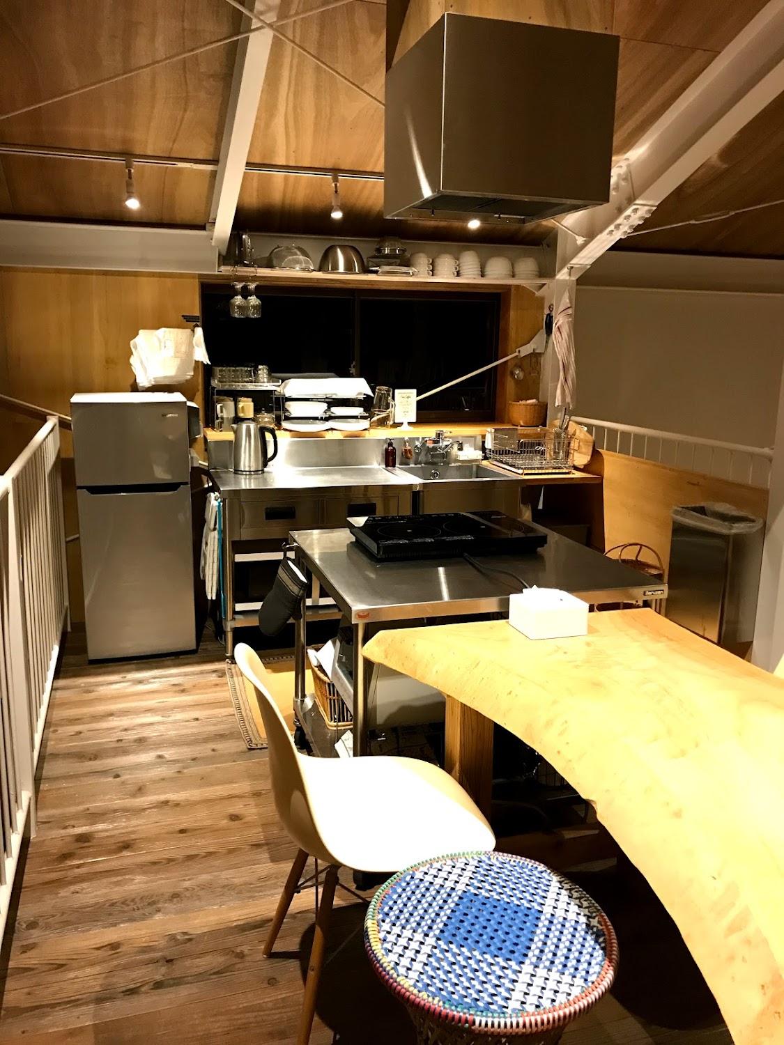 Cover Image for うぐいす座 Shooting Star Hostel
