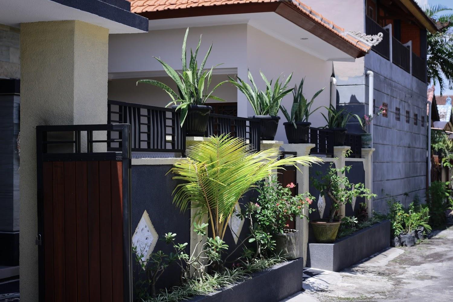 Cover Image for Rus House