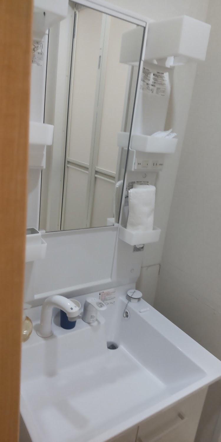Cover Image for EASY HOSTEL