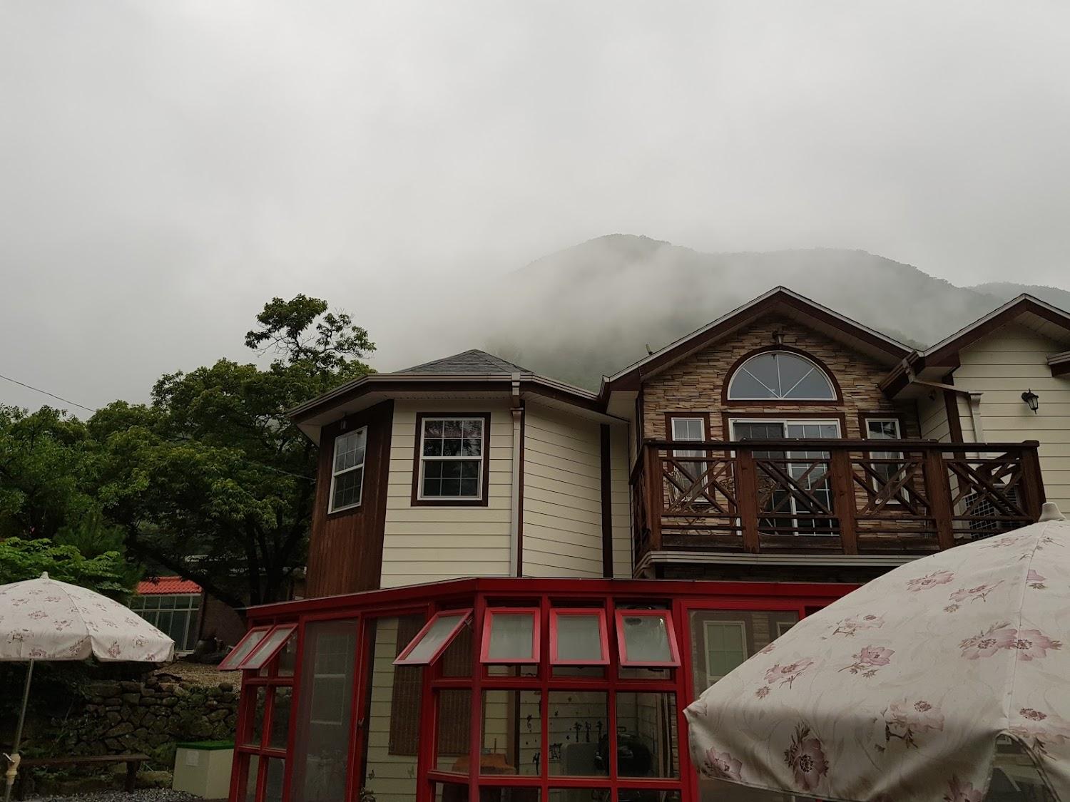 Cover Image for 더존펜션