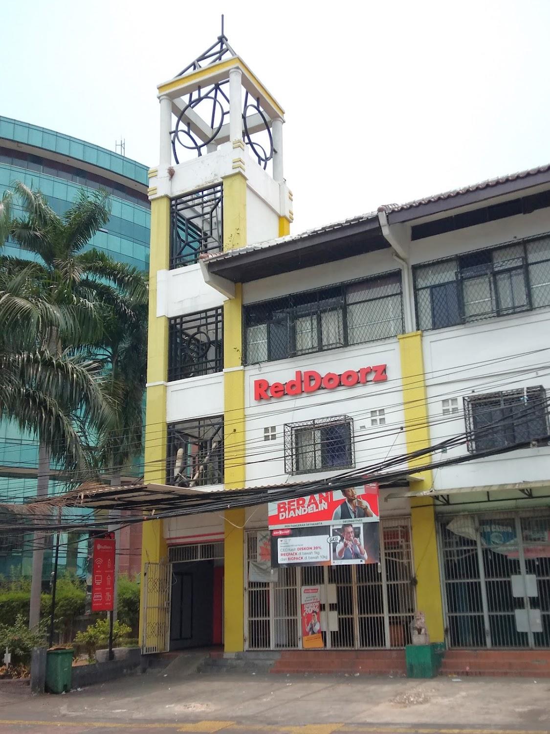 Cover Image for RedDoorz near ITC Mangga Dua
