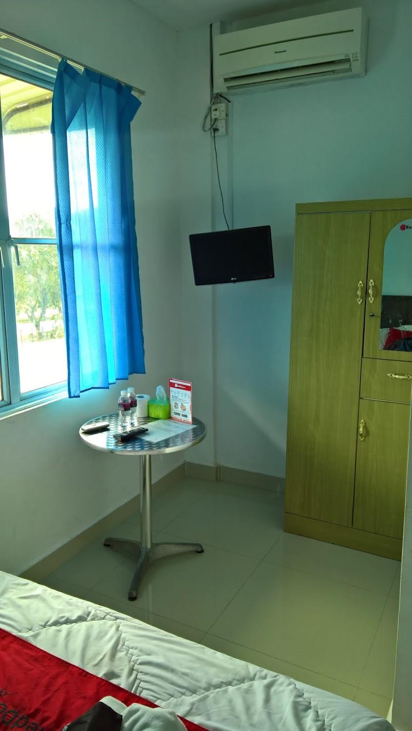 Cover Image for RedDoorz Plus near Kepri Mall