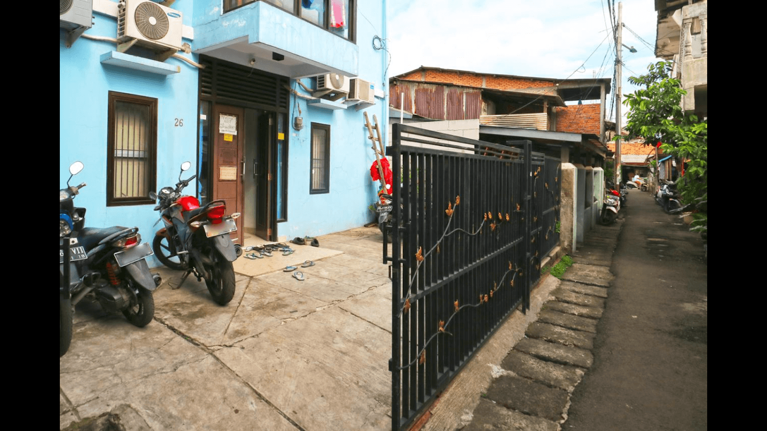 Cover Image for Kabin Kapsul Kayu Jati V
