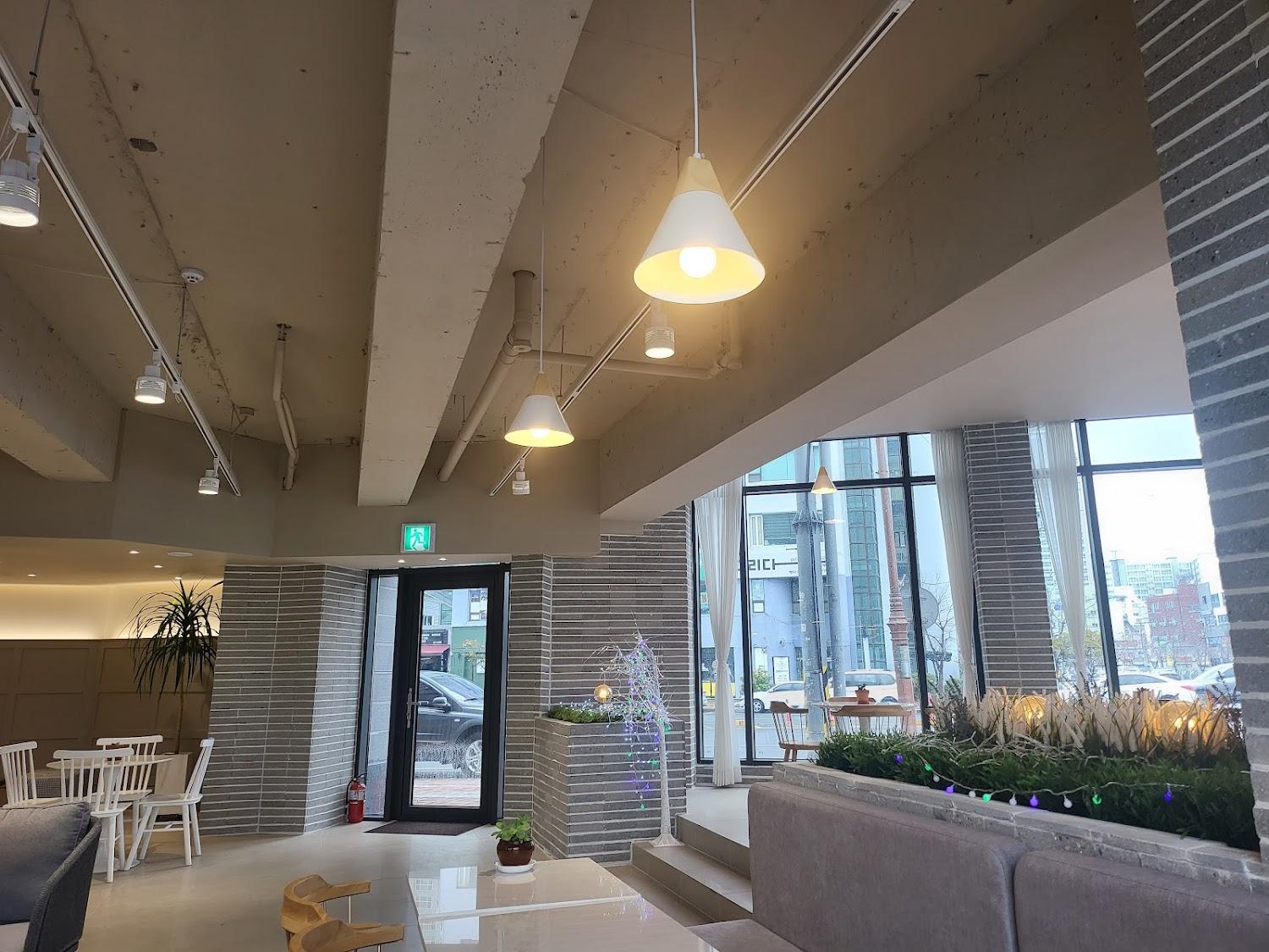 Cover Image for Masan Tourist Hotel