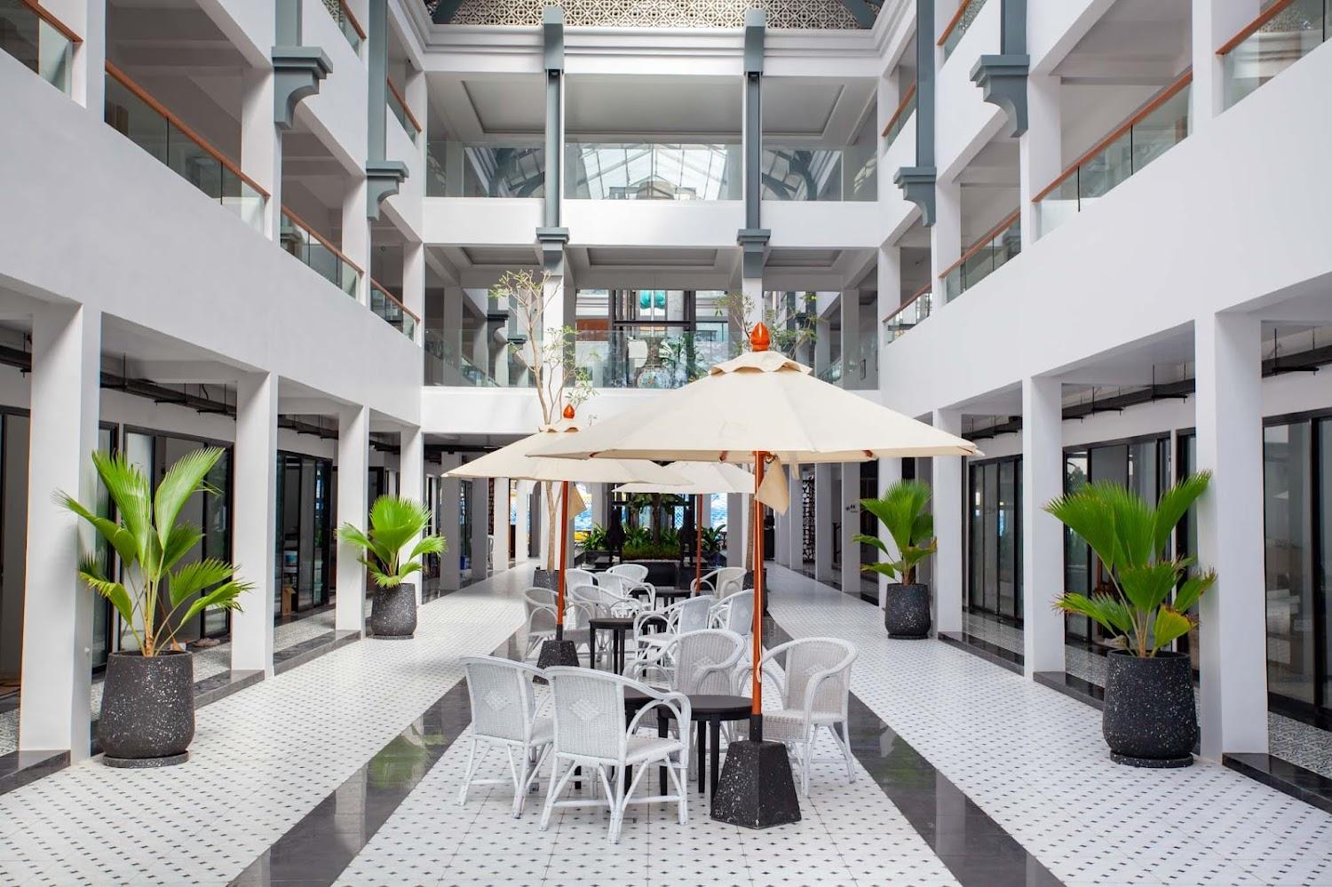 Cover Image for Anona Beachfront Phuket Resort