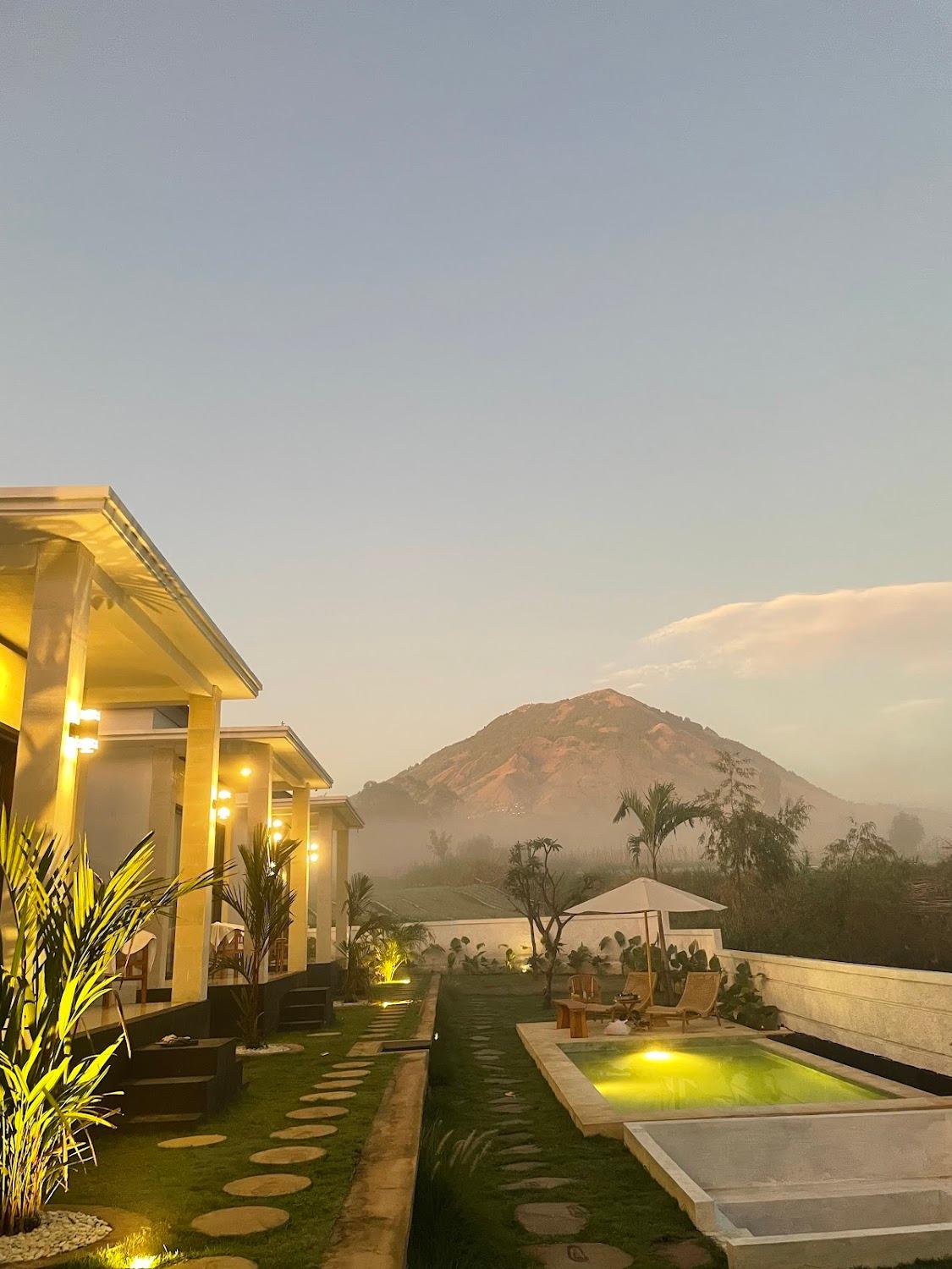 Cover Image for Volcano Cottage