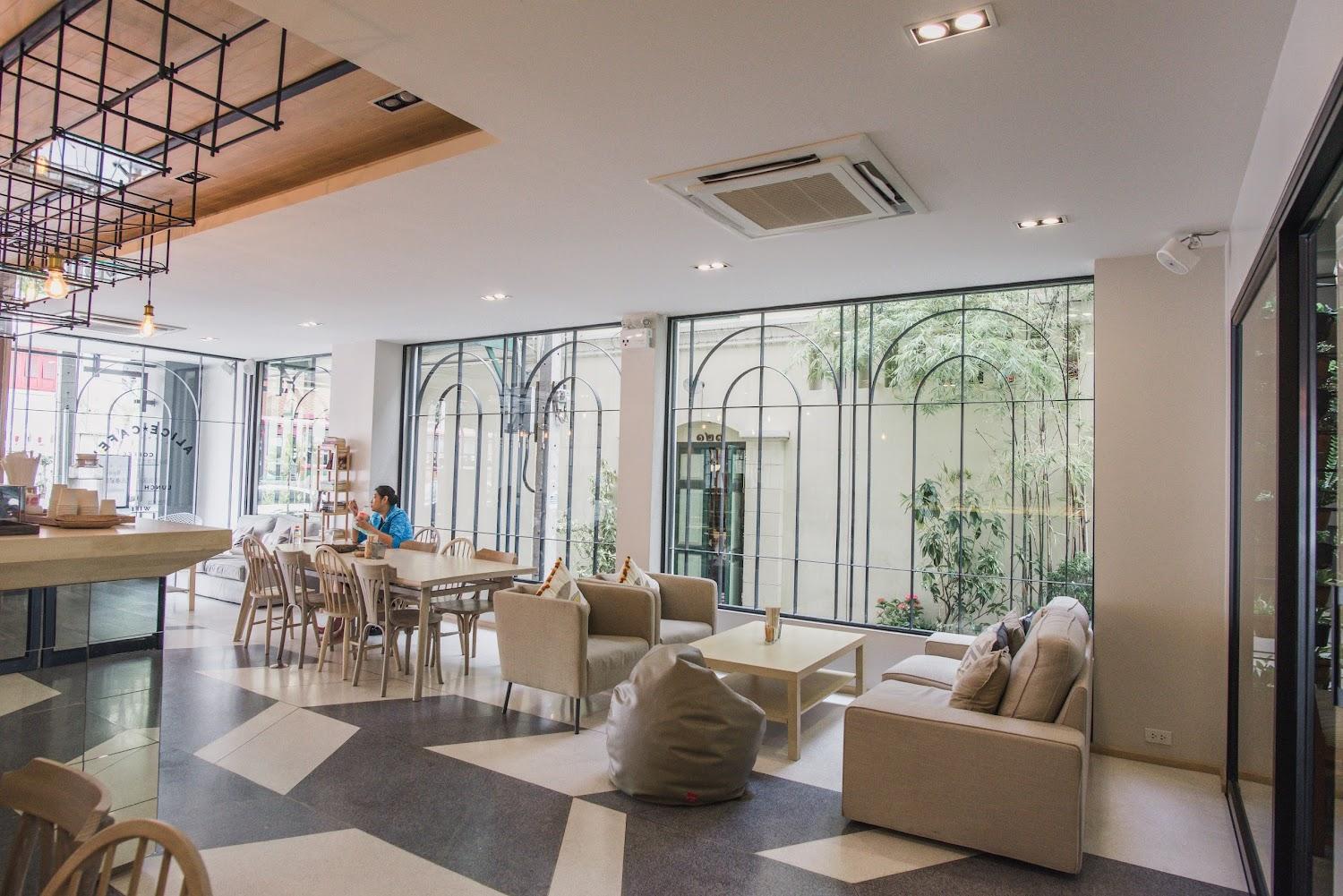 Cover Image for ISSARA by d HOSTEL BANGKOK