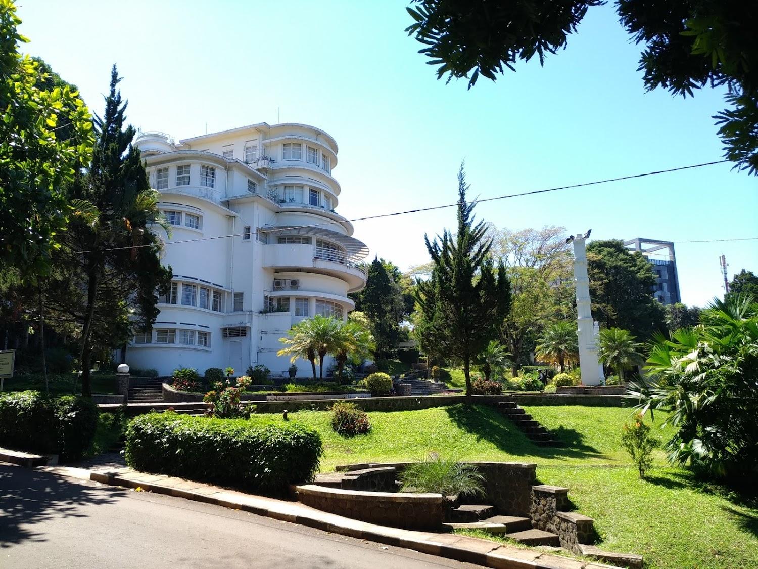 Cover Image for Hotel Ponty's Garden