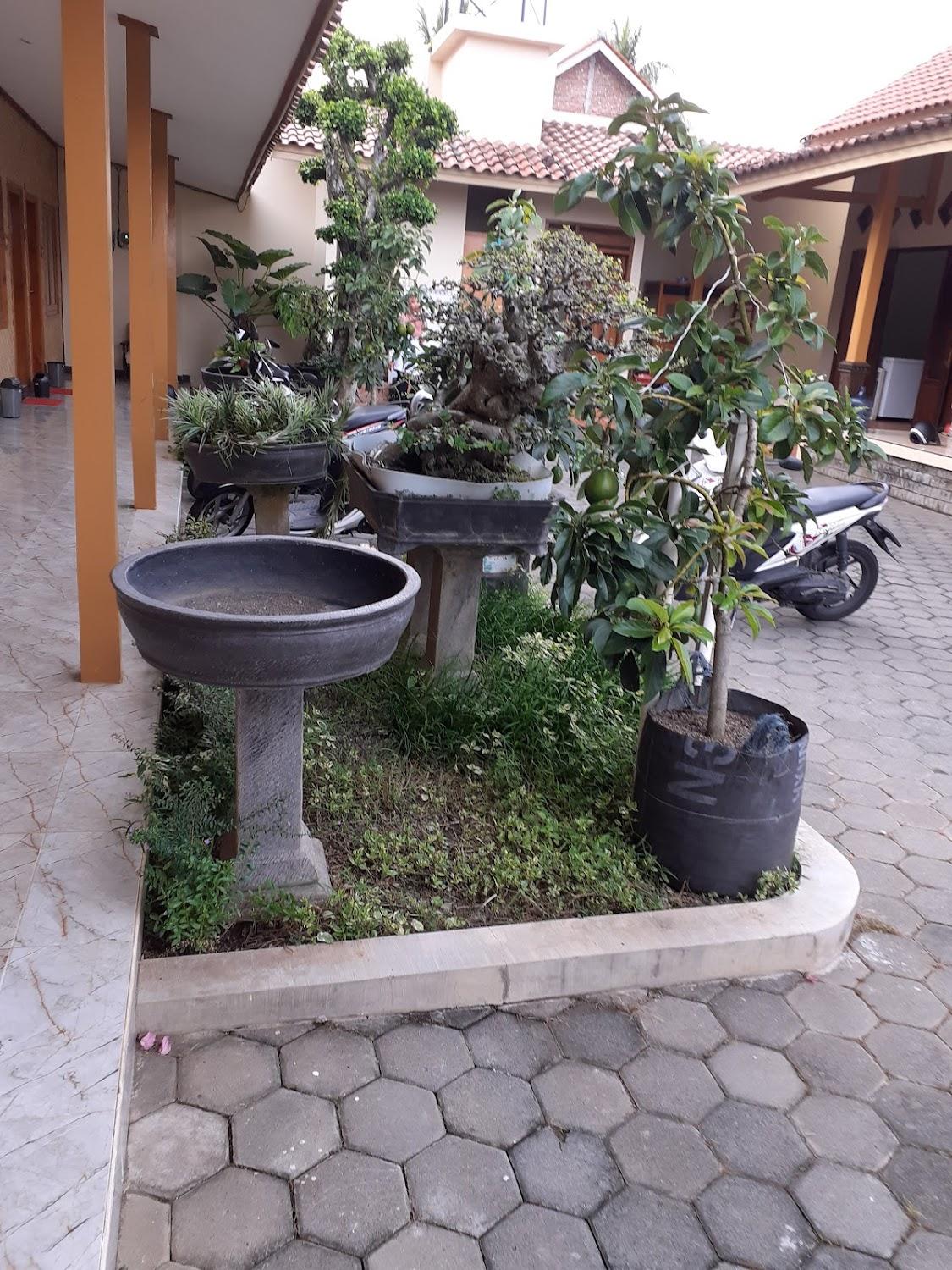 Cover Image for OKU Guest House & Resto