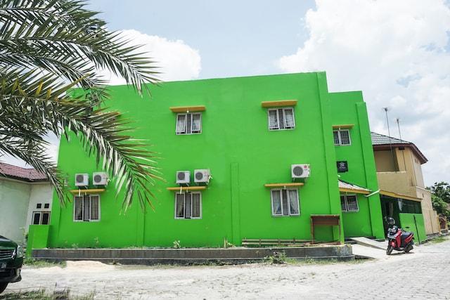 Cover Image for OYO Life 2918 Kost Arrazaq