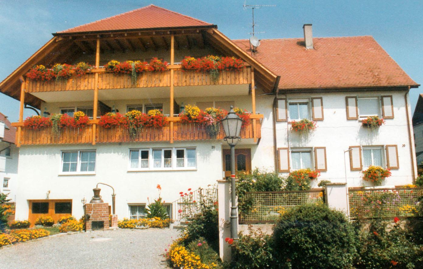 Cover Image for Gästehaus F. Model