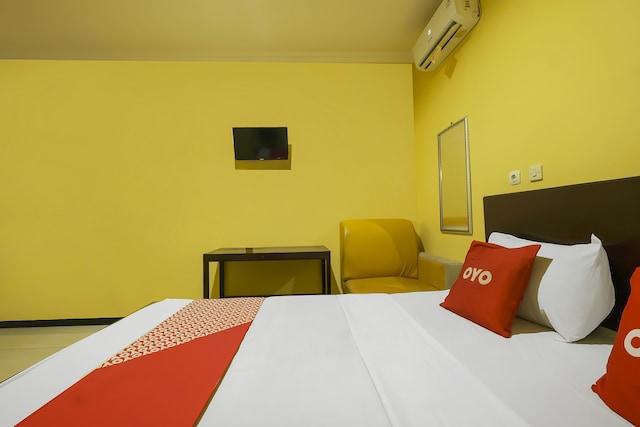 Cover Image for OYO 92483 Hotel Kirana