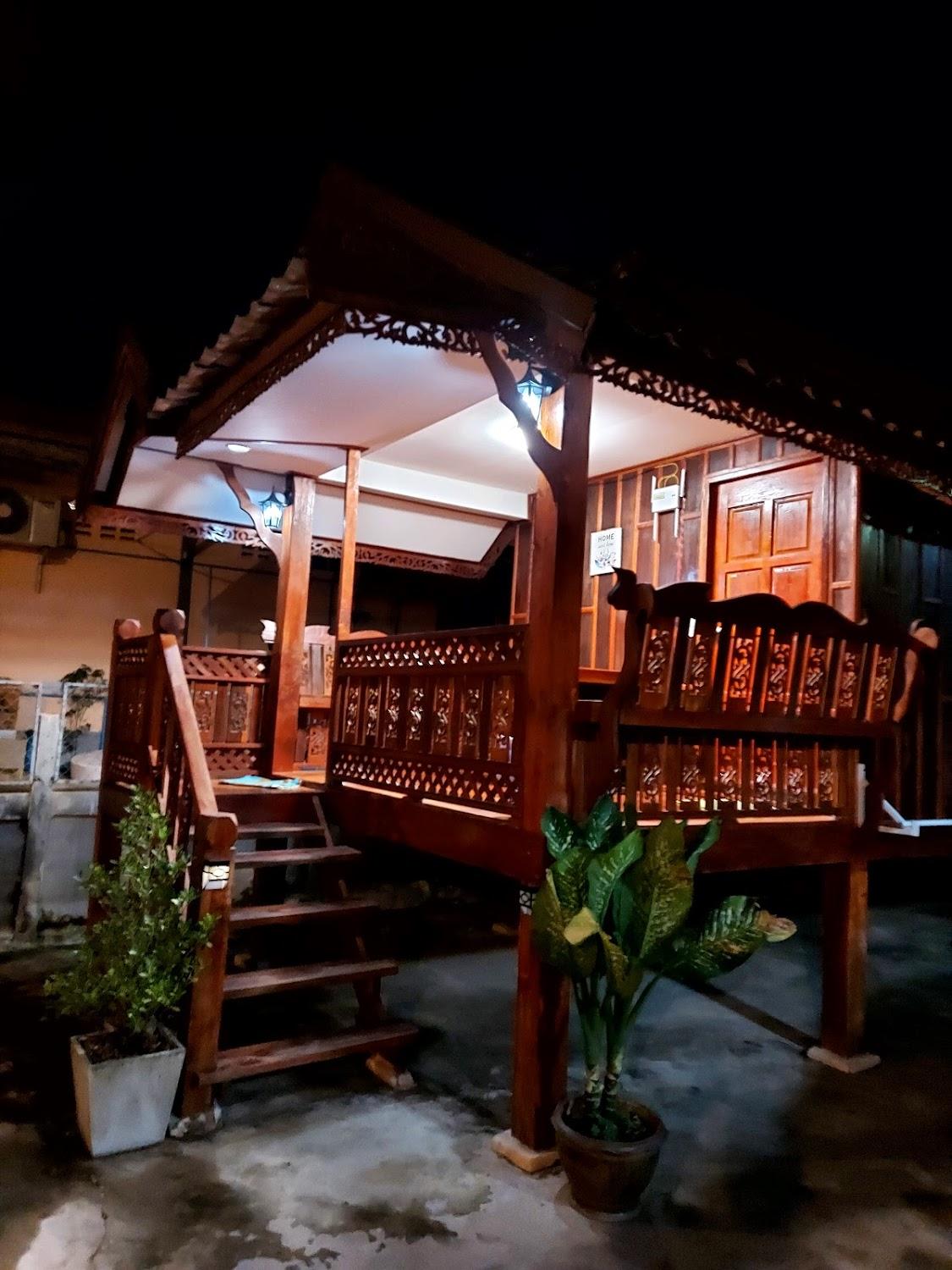 Cover Image for ทรัพย์เพิ่มพูล เรือนไทย, Subpermpool Thai House Hotel, Cute Wooden Cabins