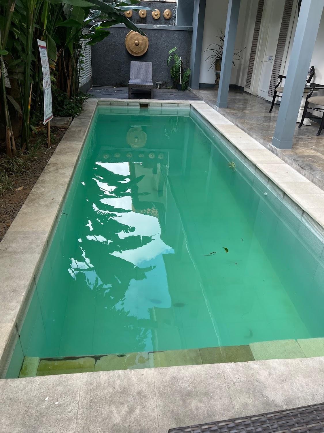 Cover Image for The Kanjeng Suites Petitenget