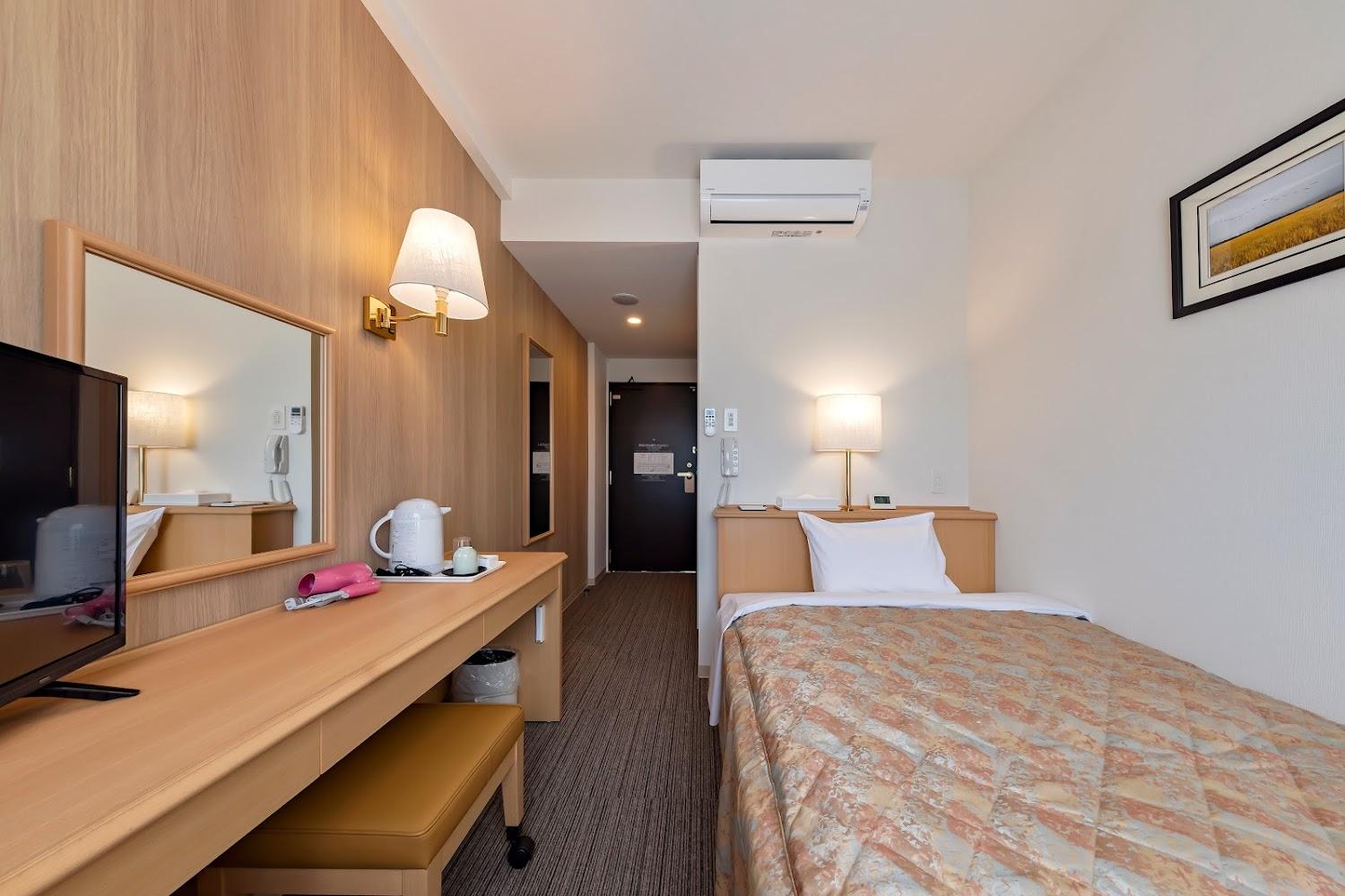 Cover Image for HOTEL AZ Oitakukoten