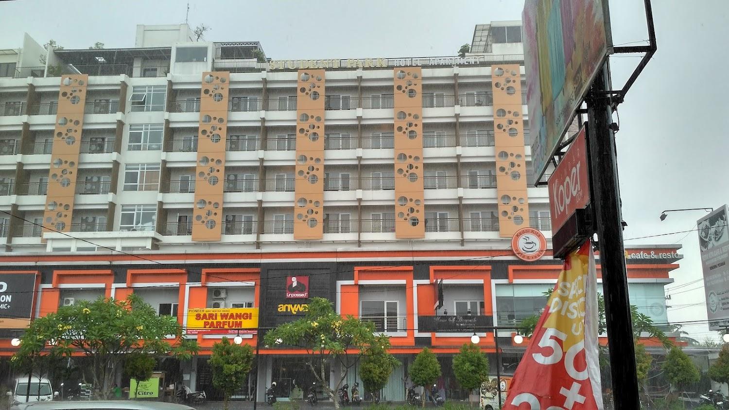 Cover Image for Student Park Hotel