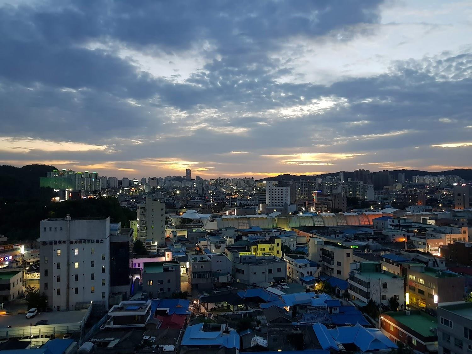 Cover Image for B호텔