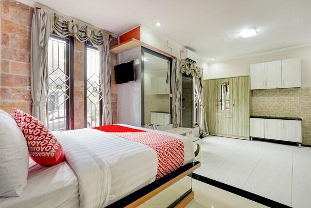 Cover Image for OYO 90131 Liberty Guest House