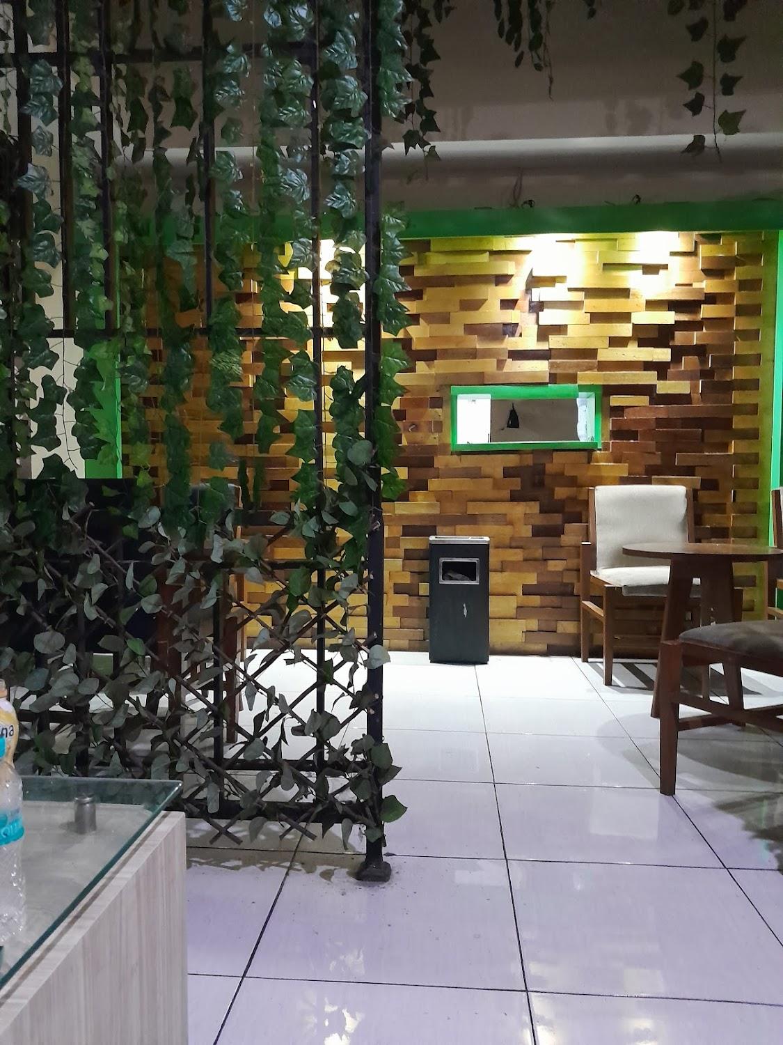 Cover Image for RedDoorz near Istana Plaza 2
