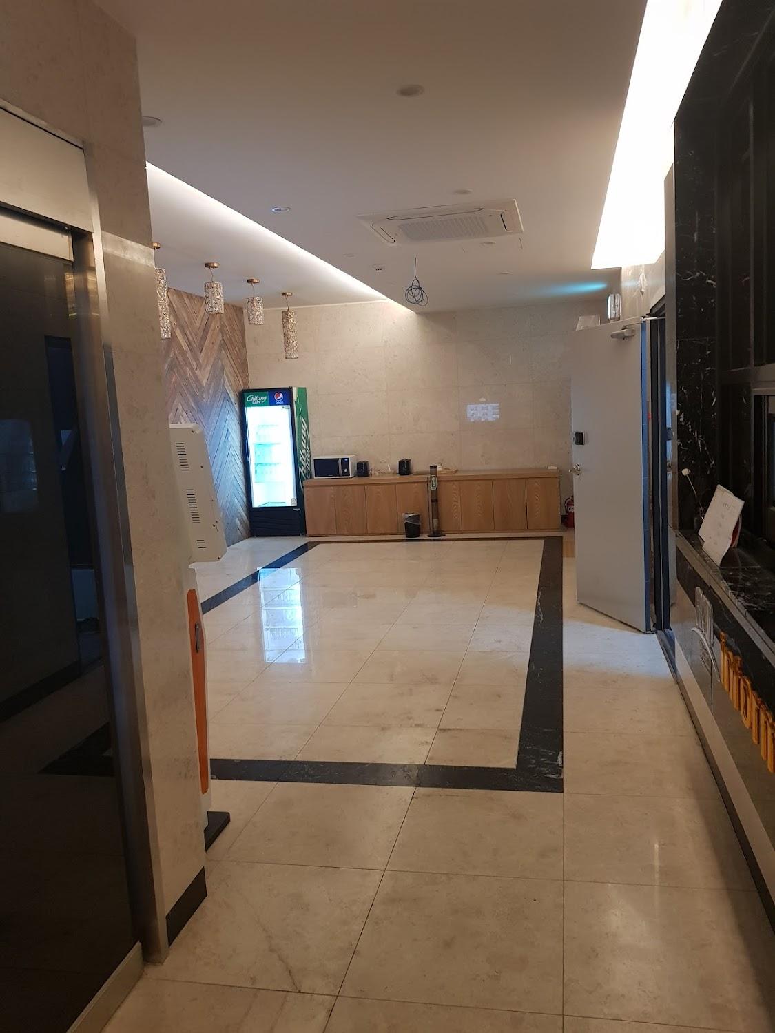 Cover Image for 그랜드호텔