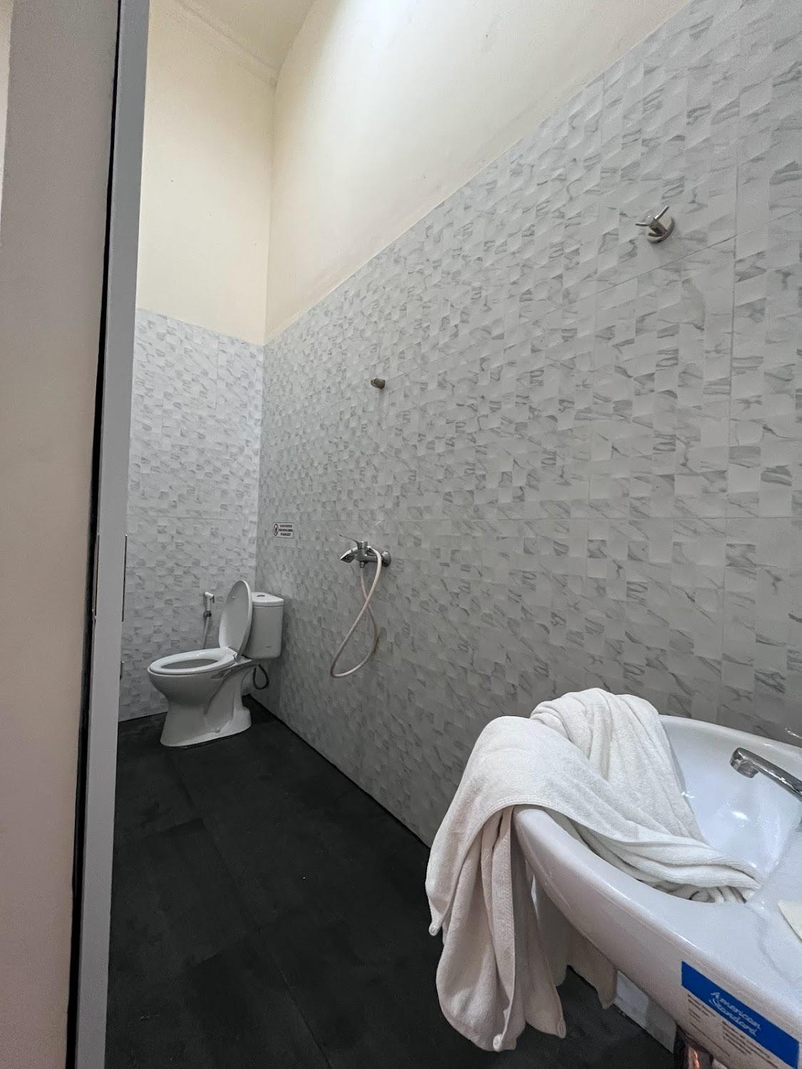 Cover Image for GOLDEN NEST GUEST HOUSE