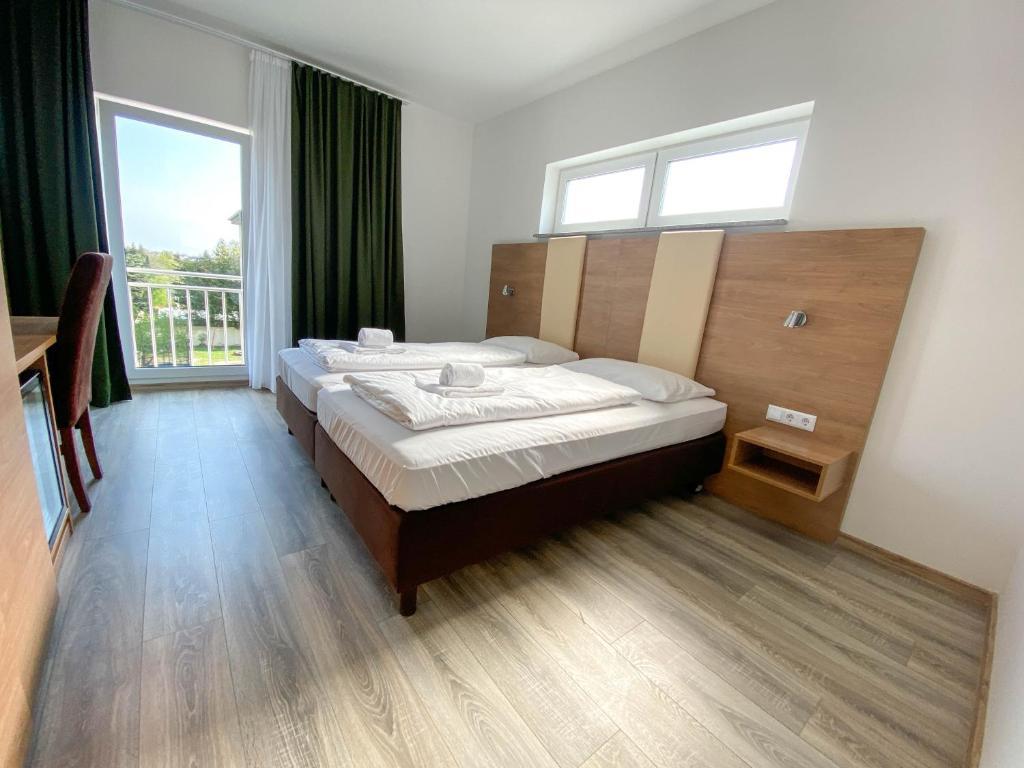 Cover Image for City Rooms Gede
