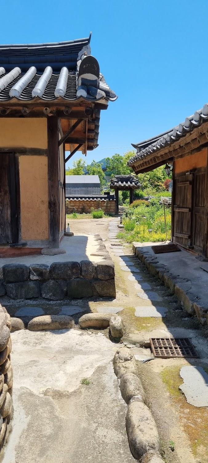 Cover Image for 충주야생화와고택나들이