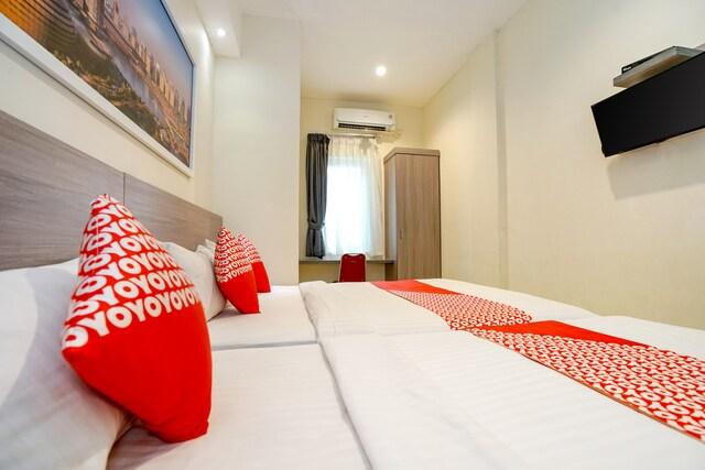 Cover Image for OYO 251 The Maximus Inn Hotel