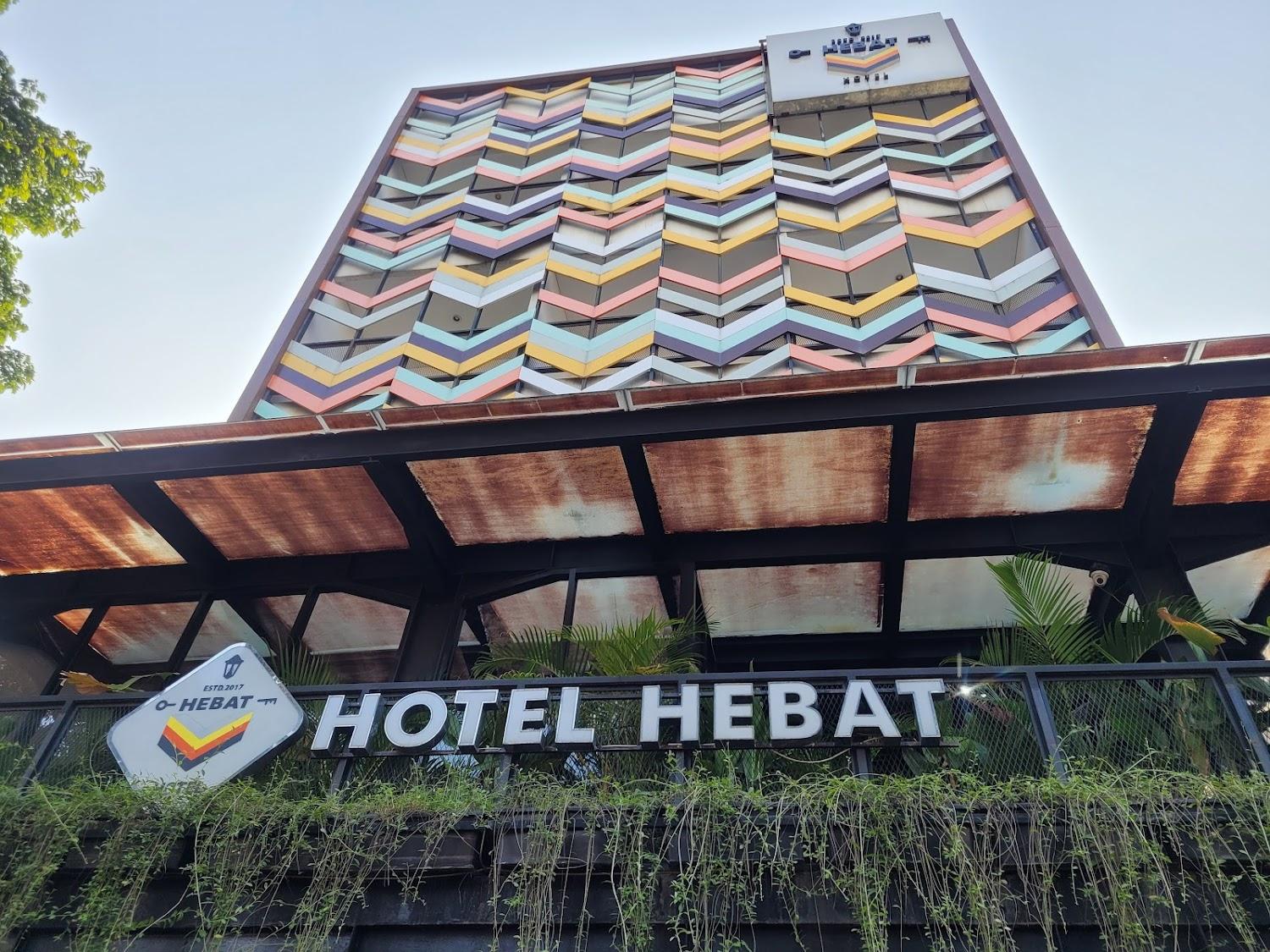 Cover Image for RedDoorz Premium @ HOTEL HEBAT