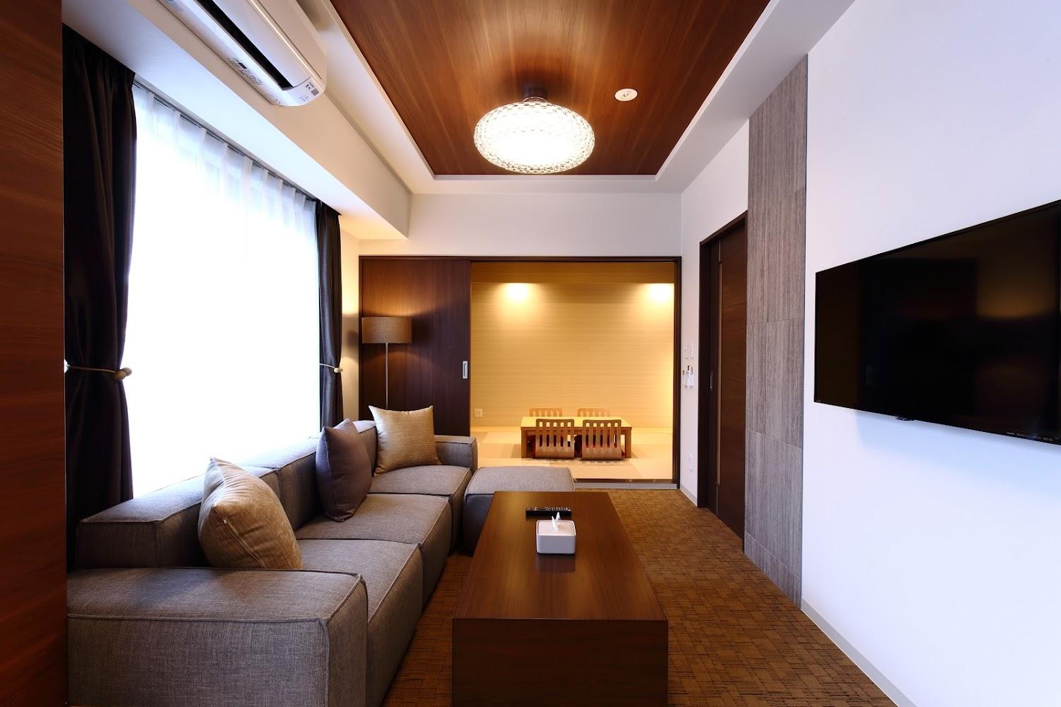 Cover Image for LUXCARE HOTEL