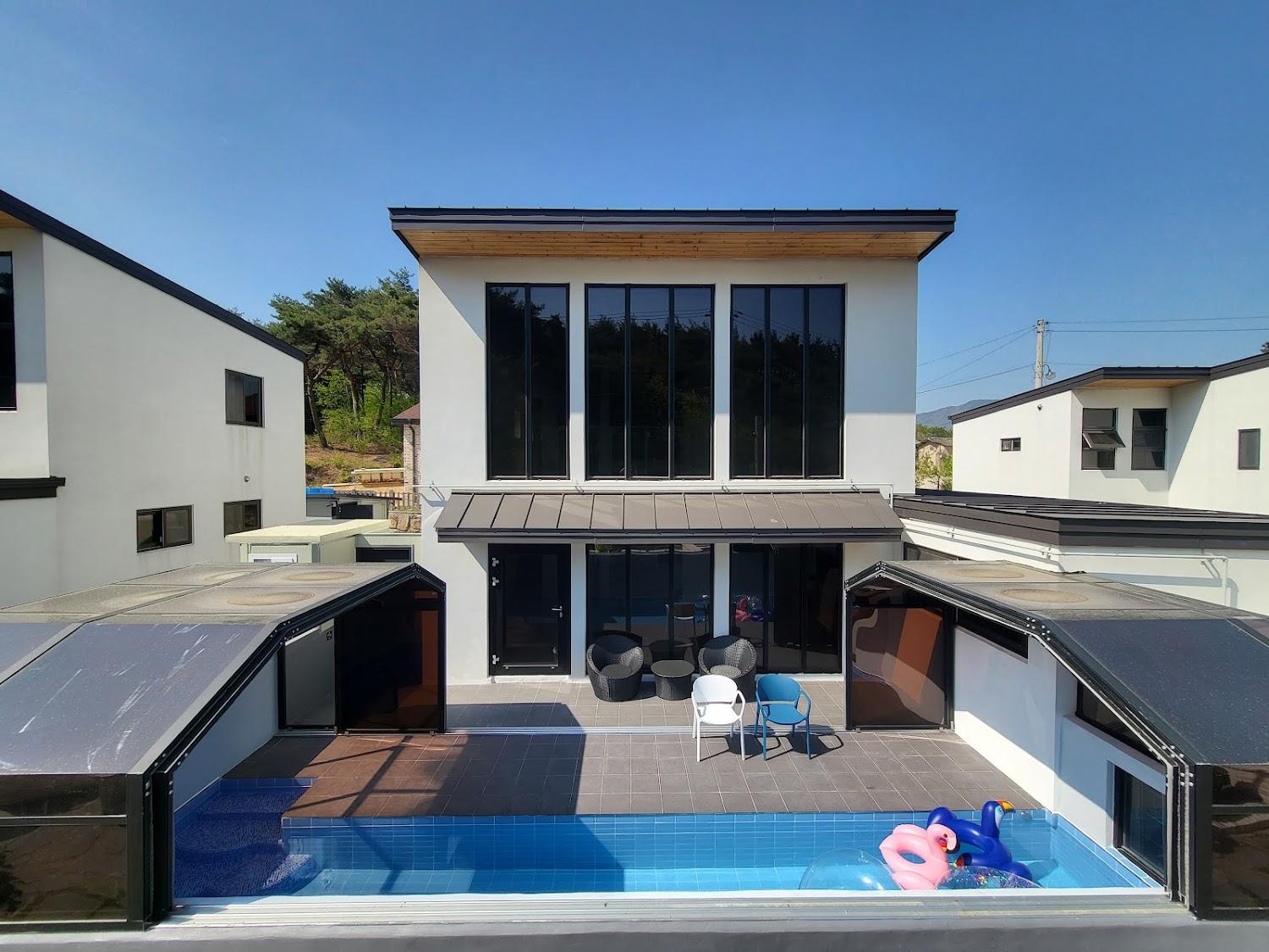 Cover Image for 프라이빗제이 풀빌라