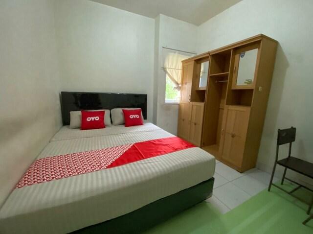 Cover Image for OYO 90554 Djaco Room
