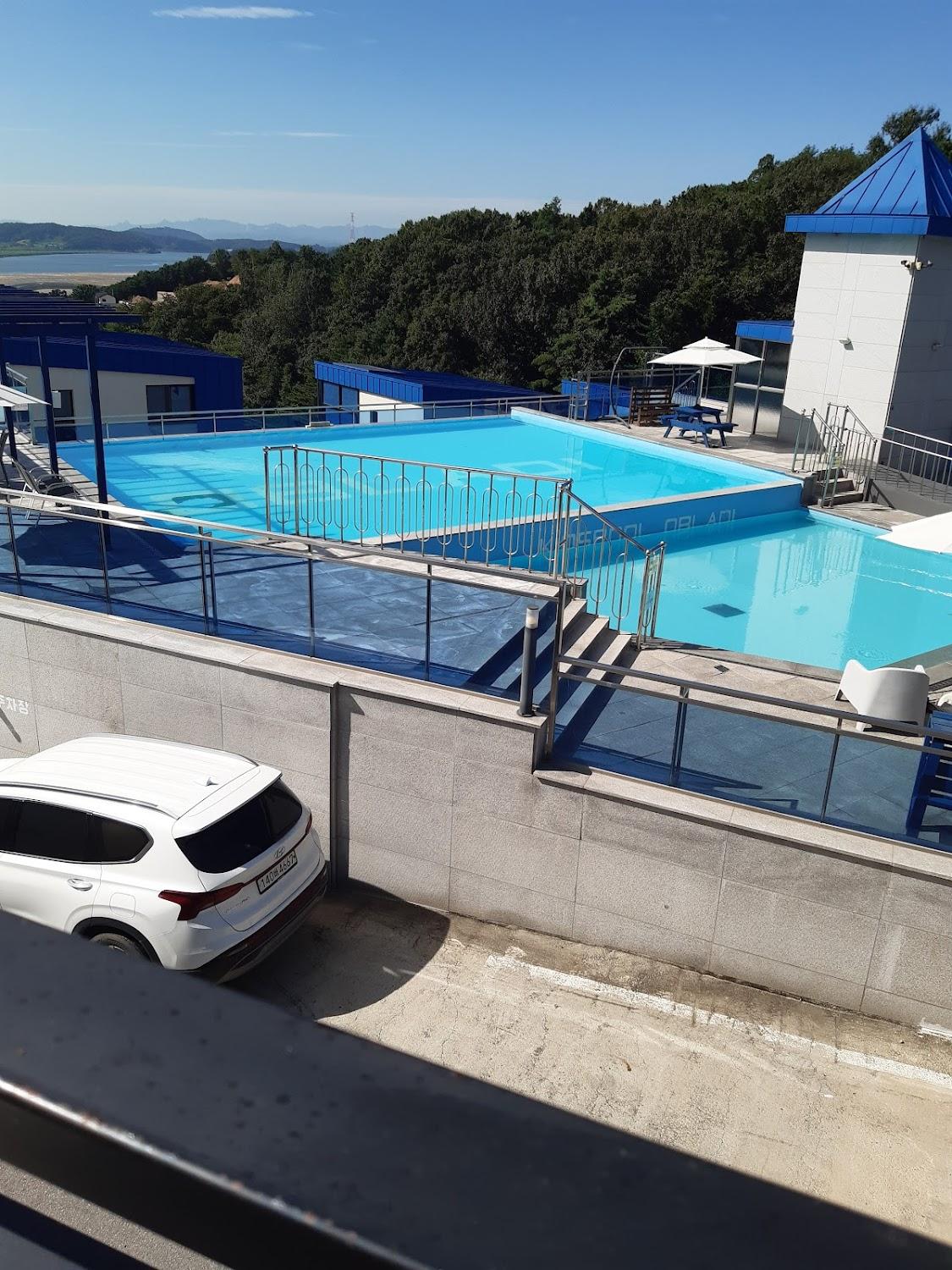Cover Image for 오블라디 풀빌라