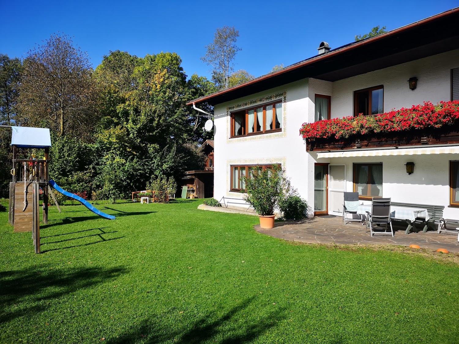 Cover Image for Haus Waltl