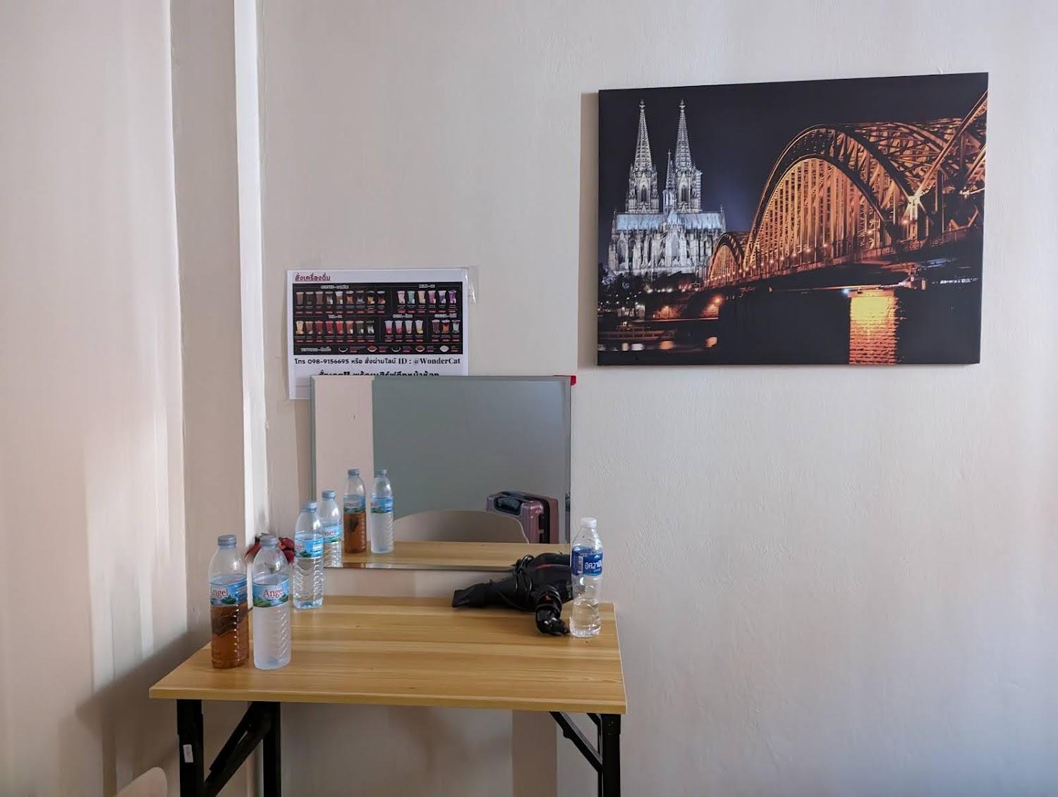 Cover Image for Check-in Hostel @ Don Mueang Airport ห้องพักรายวัน ใกล้สนามบินดอนเมือง