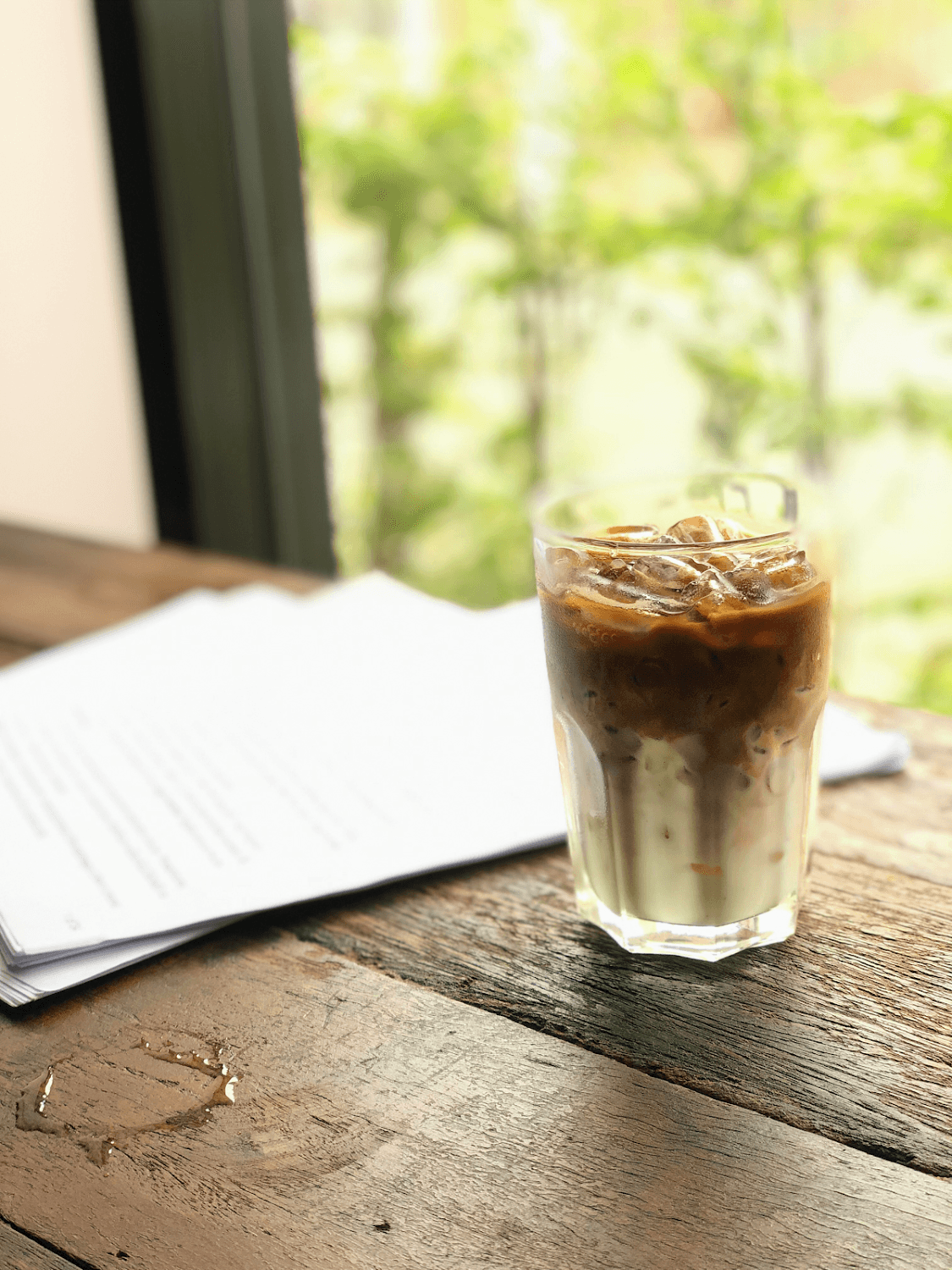 Cover Image for Minimalist cafe and bed