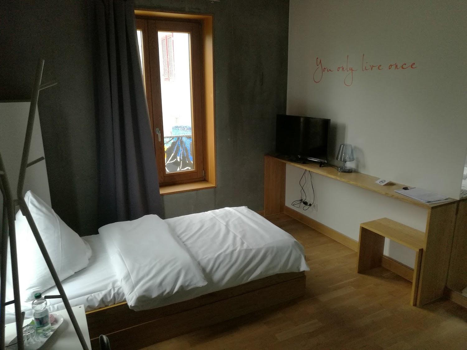 Cover Image for Haus 12 Zimmer