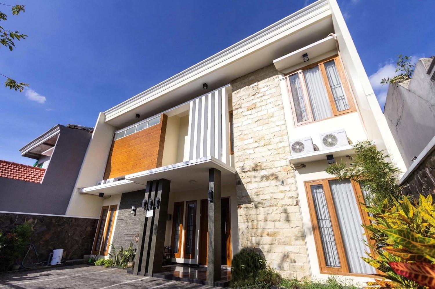 Cover Image for One & Quin Guest House Syariah