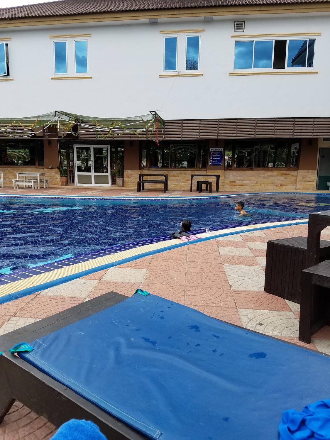 Cover Image for โรงแรมดาวเงินชุมแพ Daowngern Hotel Chumphae