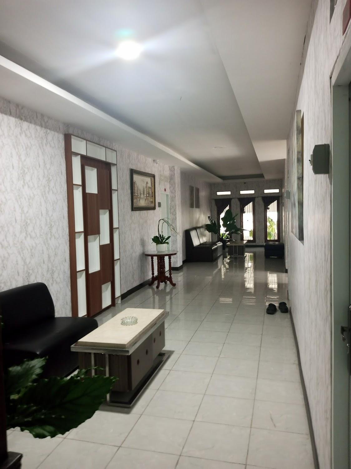 Cover Image for RedDoorz Plus near Tugu Bubur Ayam Cianjur