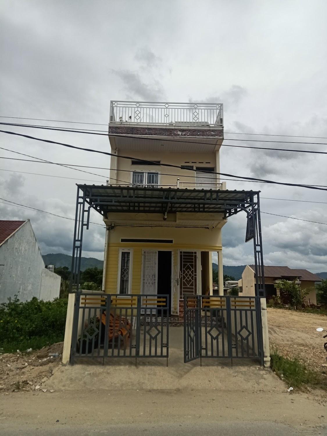 Cover Image for Homestay Family